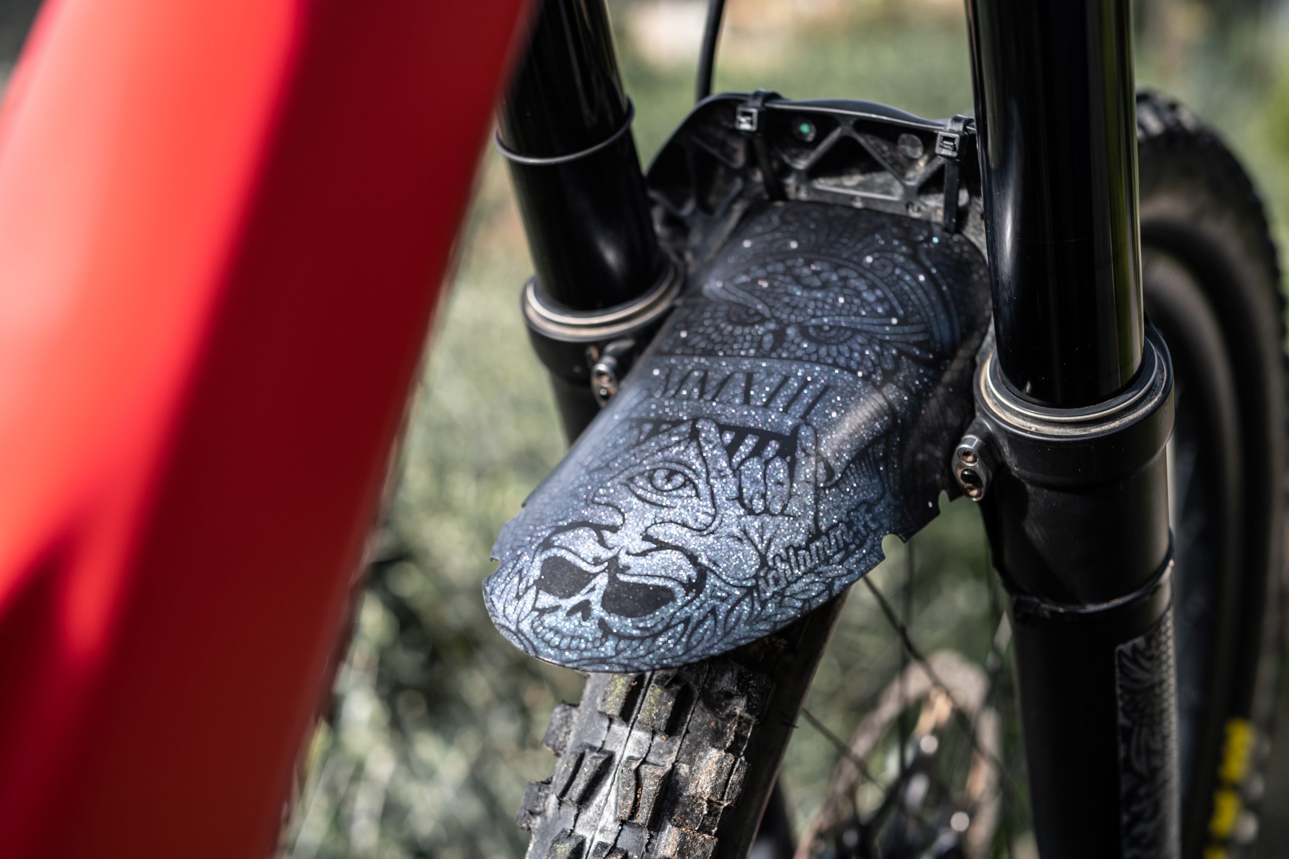 Predný blatník RIESEL SchlammPE, Illuminati